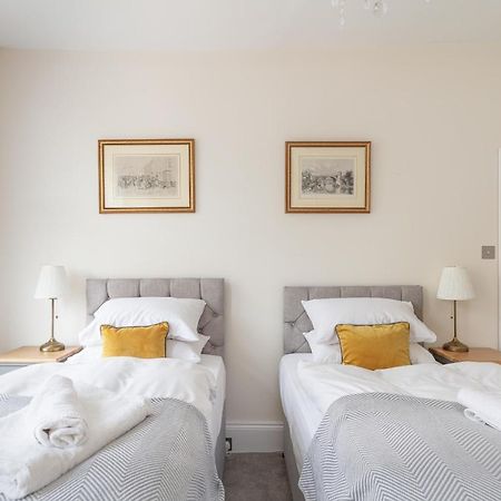 5 Bedroom Magnificent Georgian Townhouse- City Centre Bath Eksteriør bilde