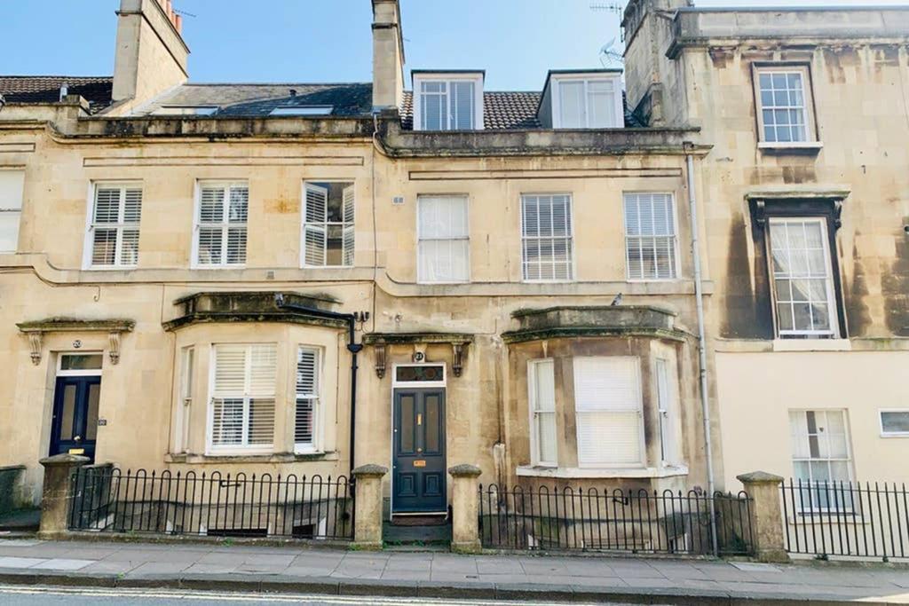 5 Bedroom Magnificent Georgian Townhouse- City Centre Bath Eksteriør bilde