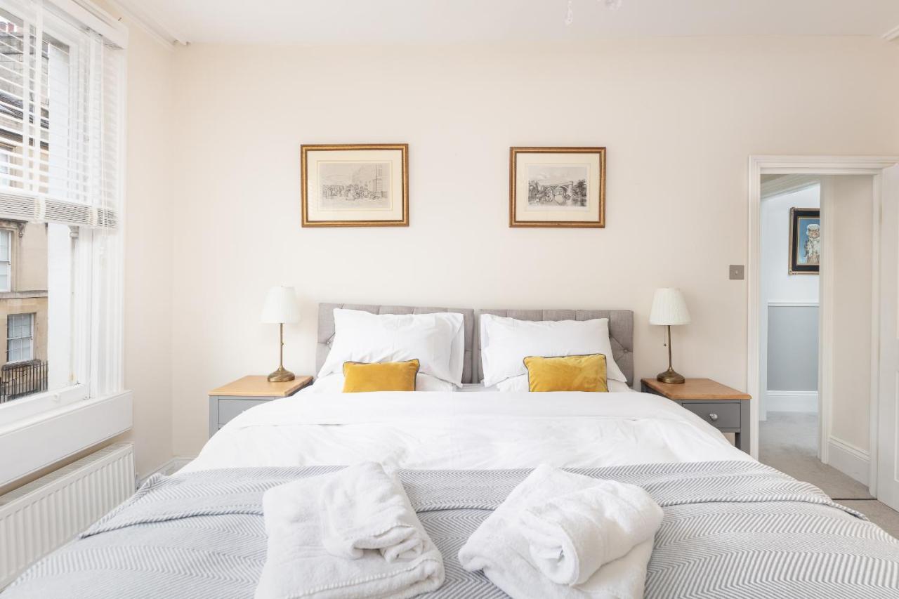 5 Bedroom Magnificent Georgian Townhouse- City Centre Bath Eksteriør bilde