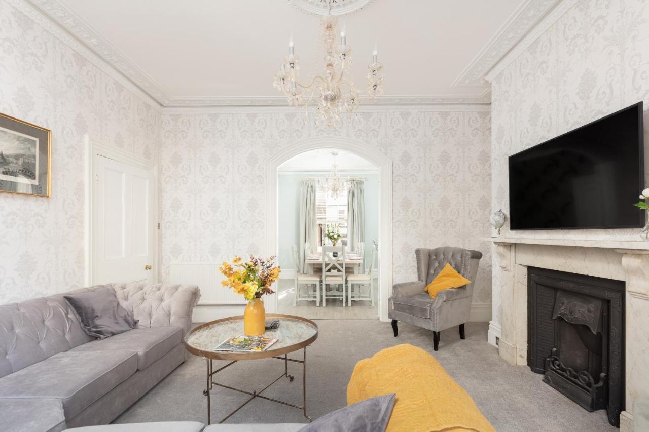 5 Bedroom Magnificent Georgian Townhouse- City Centre Bath Eksteriør bilde