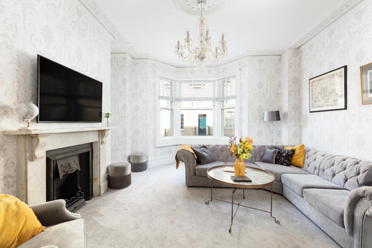 5 Bedroom Magnificent Georgian Townhouse- City Centre Bath Eksteriør bilde